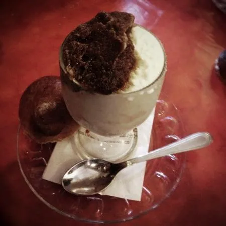 Granita al cioccolato con panna